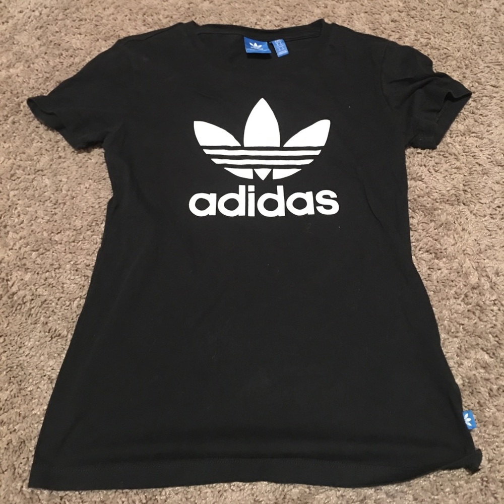 Adidas small tee